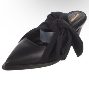 Burberry Black leather Bow Accent Mules